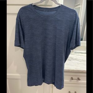 Men’s lululemon tee